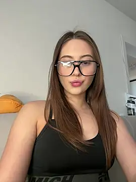 StellarAlice online show from April 2026 10:57:02 AM