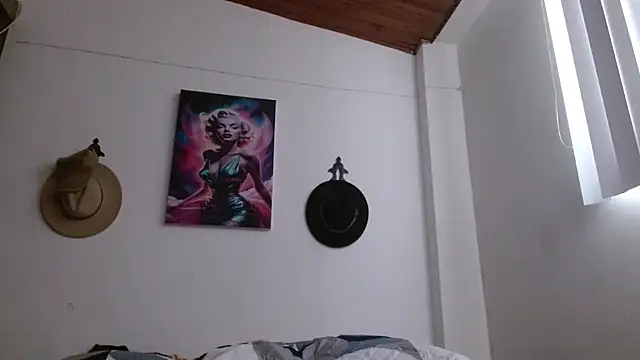 Crystal Star  online show from March 2026 11:50:02 AM