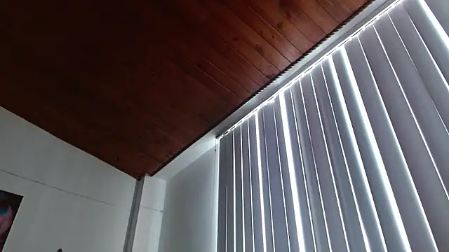 Crystal Star  online show from April 2026 01:09:02 PM