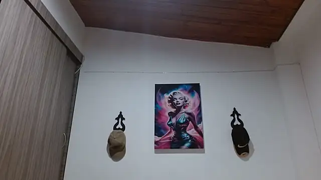 Crystal Star  online show from April 2026 11:27:01 PM