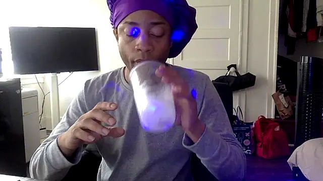 Snapshot of Diodre_Benyoon chatting on December 2025 08:37:02 PM Diodre Benyoon online show from December 2025 08:37:02 PM