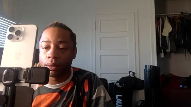 Snapshot of Diodre_Benyoon chatting on January 2026 11:21:02 PM Diodre Benyoon online show from January 2026 11:21:02 PM