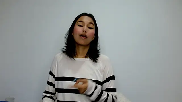 Gia Lee online show from September 2025 02:27:02 AM