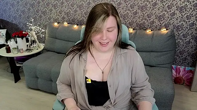 Snapshot of Lillit__ chatting on September 2025 08:42:01 PM Lillit online show from September 2025 08:42:01 PM