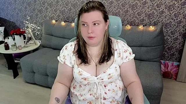 Snapshot of Lillit__ chatting on September 2025 08:33:02 PM Lillit online show from September 2025 08:33:02 PM
