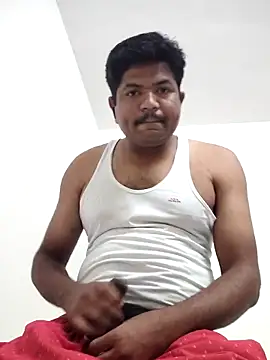 Snapshot of desilundladka chatting on April 2026 06:57:01 PM desilundladka online show from April 2026 06:57:01 PM