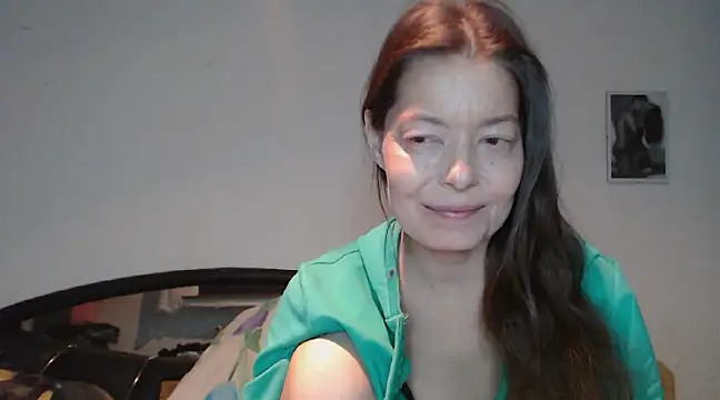 Snapshot of SexySarah177 chatting on January 2025 09:44:02 PM SexySarah177 online show from January 2025 09:44:02 PM