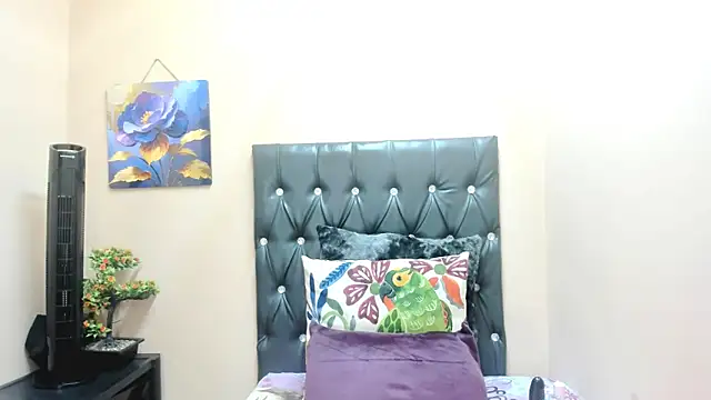 Snapshot of Toxicfantasy4u chatting on December 2025 05:33:02 PM Toxicfantasy4u online show from December 2025 05:33:02 PM