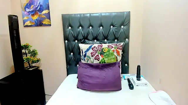 Snapshot of Toxicfantasy4u chatting on December 2025 06:07:02 AM Toxicfantasy4u online show from December 2025 06:07:02 AM