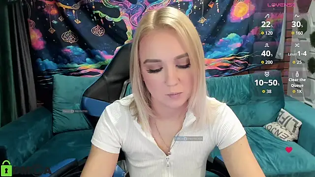 CrystalGirl99 online show from November 2025 07:52:02 AM