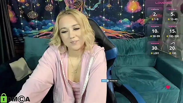 CrystalGirl99 online show from December 2025 08:08:01 AM