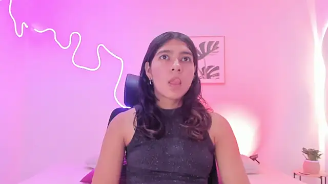 Cherrydollxx online show from November 2025 12:05:01 PM