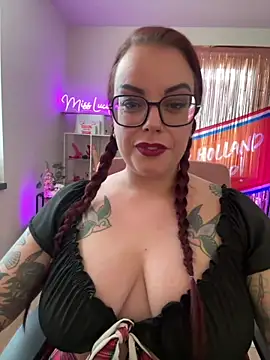 Snapshot of Miss_Lucifer6 chatting on June 2026 01:13:01 PM Miss Lucifer6 online show from June 2026 01:13:01 PM