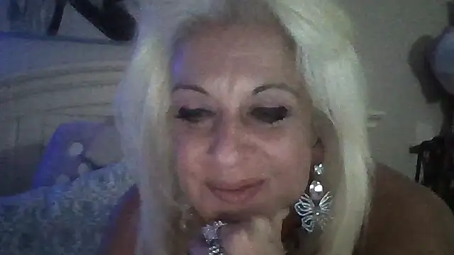 StacysMomXOXO online show from October 2025 03:29:02 AM
