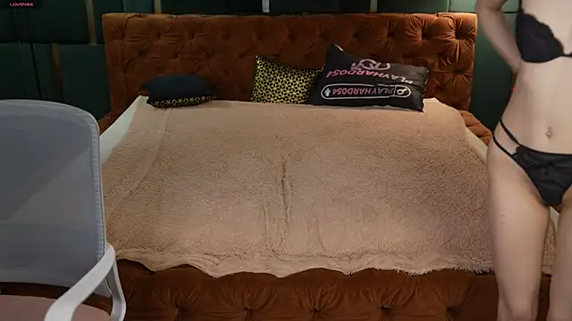 Naomi 054 online show from November 2025 04:06:01 PM