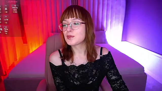 Snapshot of Pixie_Peachh chatting on November 2025 01:33:02 PM Pixie Peachh online show from November 2025 01:33:02 PM