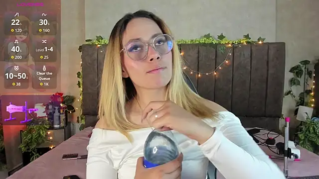 LanaMills  online show from March 2026 05:08:02 AM