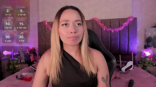 LanaMills  online show from May 2026 05:12:02 AM
