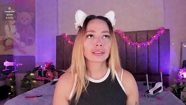 LanaMills  online show from May 2026 03:13:01 AM