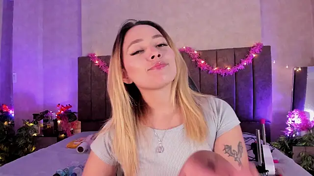 LanaMills  online show from May 2026 04:51:01 AM