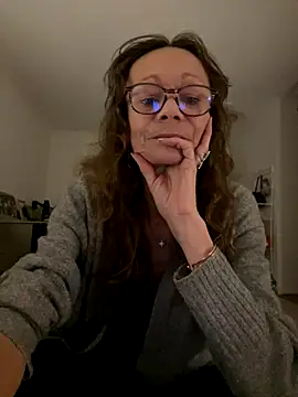 Chris06d22xh online show from October 2025 06:38:02 PM