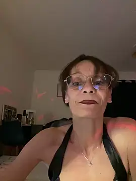 Chris06d22xh online show from May 2026 07:43:01 PM