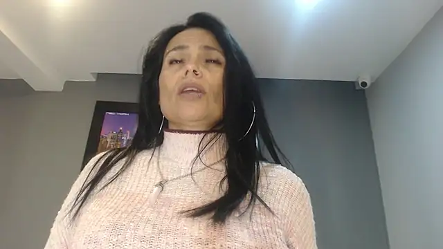 Snapshot of CharlotteCottin chatting on September 2025 11:10:02 AM CharlotteCottin online show from September 2025 11:10:02 AM