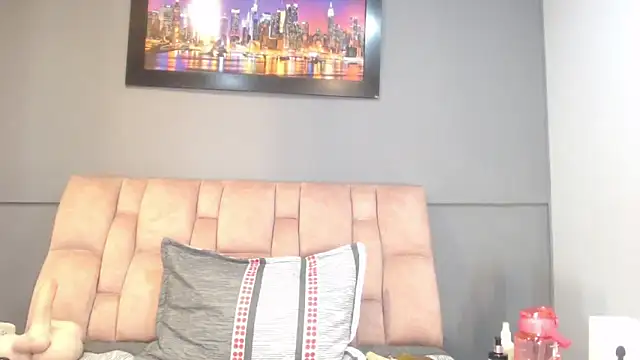 Snapshot of CharlotteCottin chatting on October 2025 11:30:02 AM CharlotteCottin online show from October 2025 11:30:02 AM