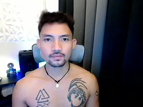 Snapshot of Thefriskyasian chatting on October 2025 11:24:02 PM Thefriskyasian online show from October 2025 11:24:02 PM