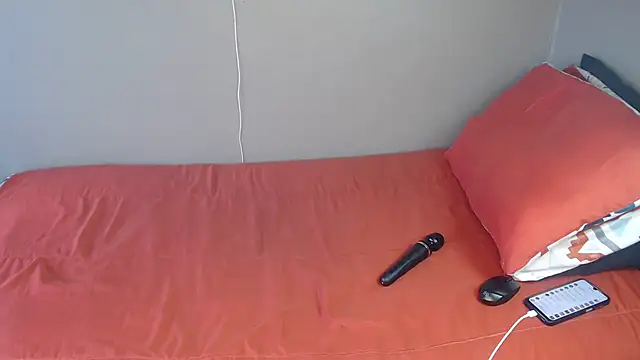 Snapshot of Lunalee chatting on October 2025 02:29:01 PM Lunalee online show from October 2025 02:29:01 PM