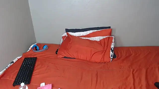 Snapshot of Lunalee chatting on November 2025 10:36:01 PM Lunalee online show from November 2025 10:36:01 PM