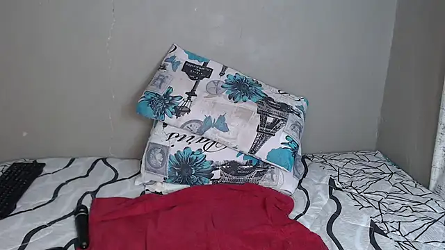 Snapshot of Lunalee chatting on January 2026 07:17:02 PM Lunalee online show from January 2026 07:17:02 PM