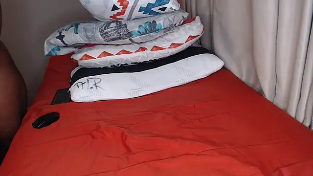 Snapshot of Lunalee chatting on April 2026 08:02:02 PM Lunalee online show from April 2026 08:02:02 PM