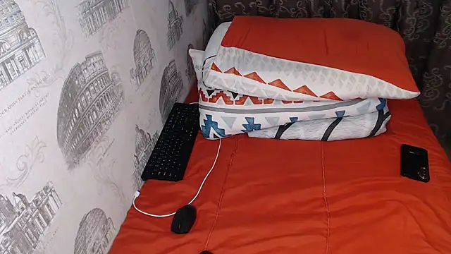 Lunalee online show from May 2026 08:37:01 PM