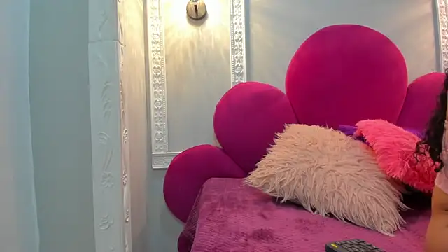 Snapshot of Saammy_17 chatting on October 2025 08:35:01 PM Saammy 17 online show from October 2025 08:35:01 PM