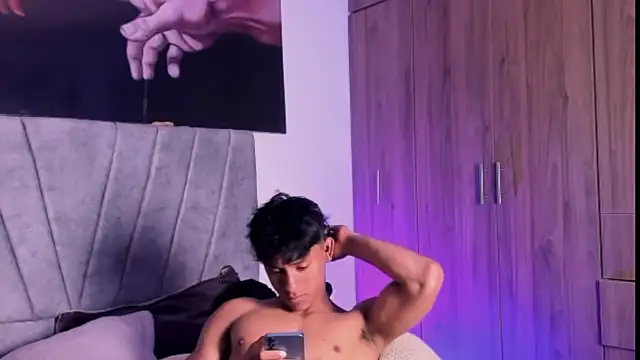 Snapshot of ZYZZ1312 chatting on September 2025 10:32:01 PM ZYZZ1312 online show from September 2025 10:32:01 PM