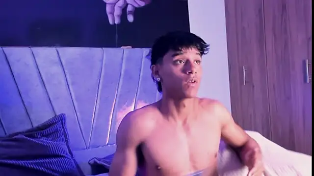 Snapshot of ZYZZ1312 chatting on September 2025 05:35:01 PM ZYZZ1312 online show from September 2025 05:35:01 PM