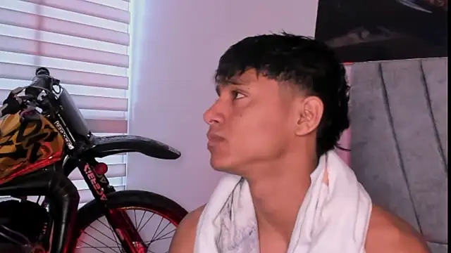 Snapshot of ZYZZ1312 chatting on November 2025 05:36:02 PM ZYZZ1312 online show from November 2025 05:36:02 PM