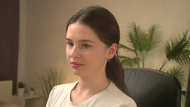 Olivia Farrell online show from September 2025 12:50:02 PM