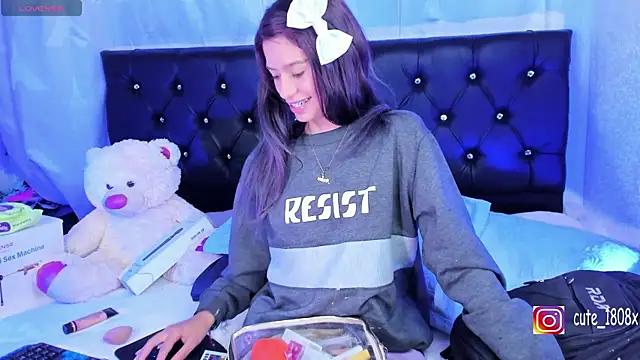 Sofiia cute  online show from September 2025 10:44:01 PM