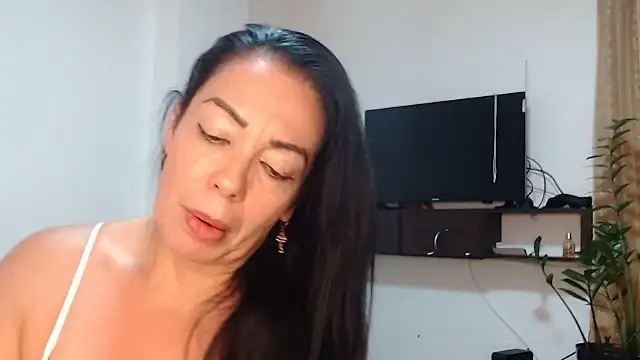 naiaratobon   online show from October 2025 01:31:02 AM