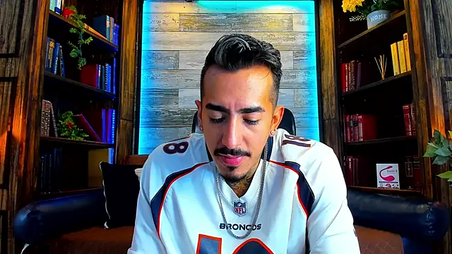 Donovan Desmond online show from December 2025 03:34:01 AM