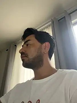 Snapshot of ThomassBrooks chatting on February 2026 10:09:01 PM ThomassBrooks online show from February 2026 10:09:01 PM