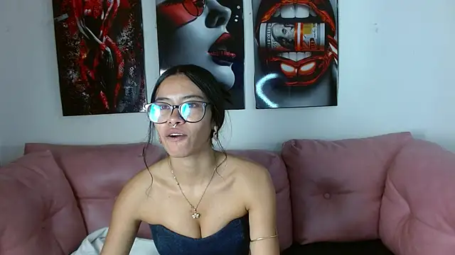 Miahotcs1 online show from February 2026 01:42:01 PM