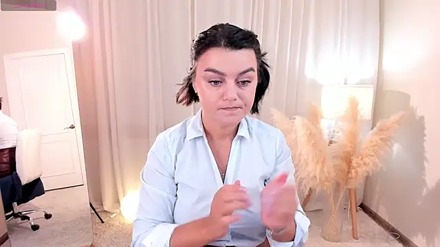 moodberry online show from October 2025 06:45:02 AM