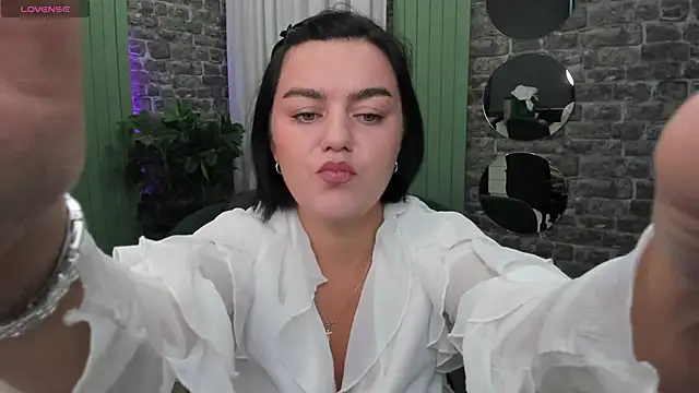 moodberry online show from October 2025 06:57:01 AM