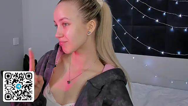 Snapshot of Anellyball chatting on March 2026 09:12:01 AM Anellyball online show from March 2026 09:12:01 AM