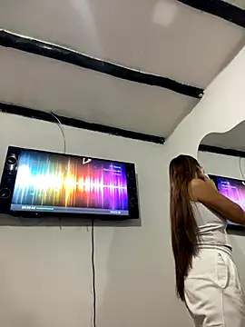 Snapshot of Sara-cooper2 chatting on October 2025 01:03:02 PM Sara-cooper2 online show from October 2025 01:03:02 PM