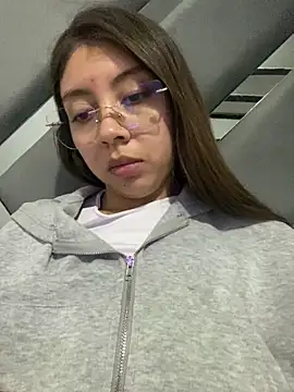 Snapshot of Sara-cooper2 chatting on April 2026 02:48:02 AM Sara-cooper2 online show from April 2026 02:48:02 AM