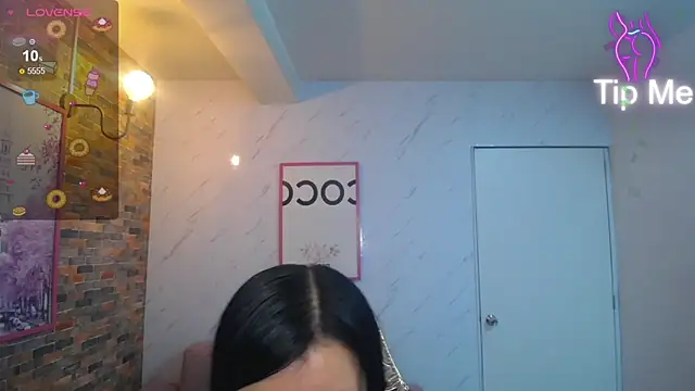 Eilyn love b online show from September 2025 01:05:02 PM